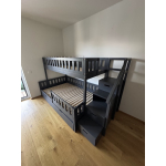 Etagenbett mit Treppe für Familien in Villach. Familienbett